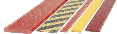 Fünf verschiedene Prallschutzstreifen von links nach rechts; rot und breit; schwarz-gelb gestreift und breit; rot und sehr schmal, gelb und schmal, rot und schmal