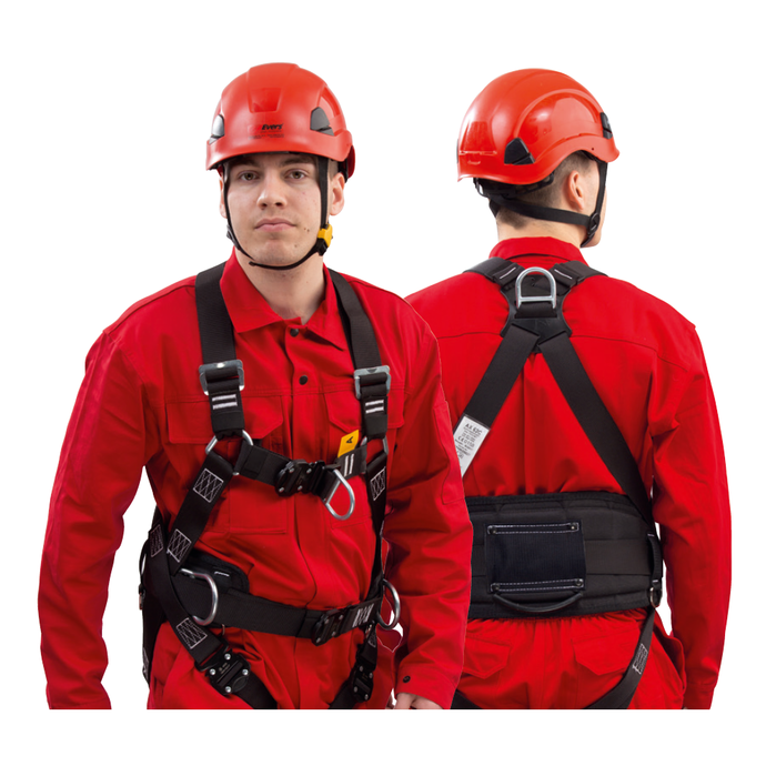 Die Vorder- und Rückseite eines Mannes, der den 4 Punkt Auffanggurt trägt. Der Mann trägt dazu einen roten Helm und rote Kleidung